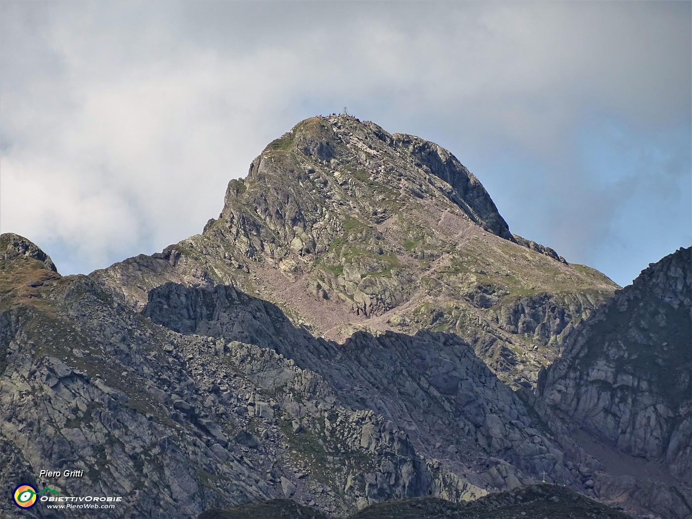 48 Maxi-zoom sul Pizzo Tre Signori (2554 m).JPG